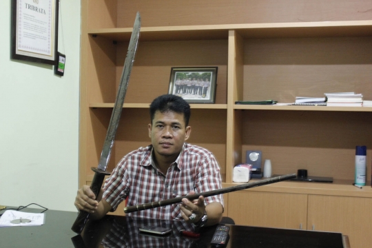 Ini pedang samurai milik pembegal yang dibakar massa di Pondok Aren