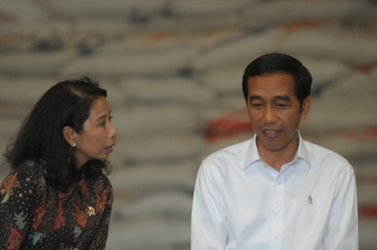 Jaga stabilitas harga beras, Jokowi salurkan 300 ribu ton raskin