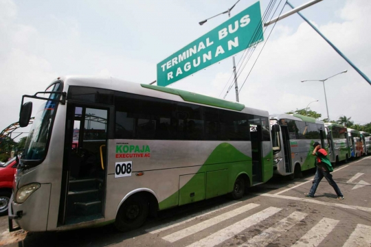 April 2015, Kopaja dan APTB terintegrasi penuh dengan Transjakarta