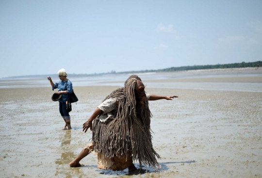 Mengintip ritual puja roh laut dari Suku Mah Meri