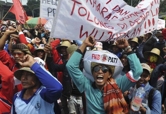 Demo kebijakan Susi, ribuan nelayan tutup Jalan Medan Merdeka Timur