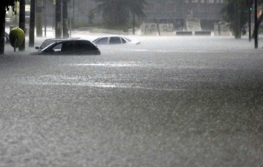 Parahnya banjir melanda kota terbesar di Brasil