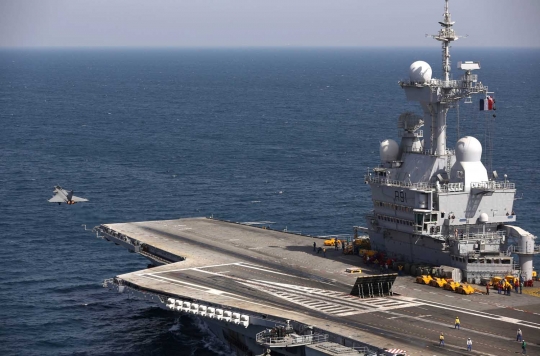 Megahnya kapal Charles de Gaulle, markas jet pembombardir ISIS