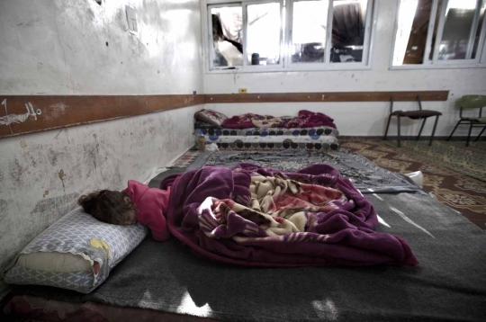 Meratapi kehidupan warga Gaza masih mengungsi di gedung sekolah