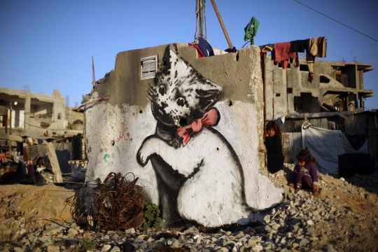 Grafiti terbaru karya Banksy hiasi reruntuhan bangunan di Gaza