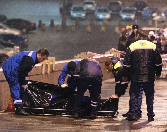 Di jembatan ini pemimpin oposisi Rusia Boris Nemtsov tewas ditembak
