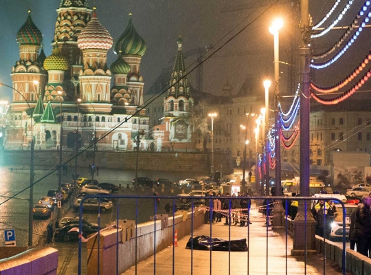 Di jembatan ini pemimpin oposisi Rusia Boris Nemtsov tewas ditembak