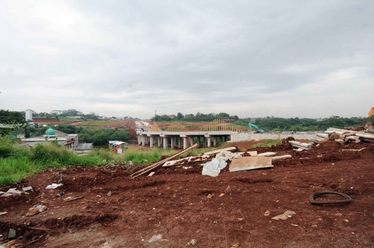 Melihat pembangunan jembatan Pondok Cabe-Cinere