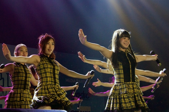 Serunya JKT48 Angin Sedang Berhembus Handshake event
