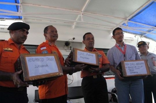 Basarnas kembalikan barang berharga milik korban AirAsia QZ8501