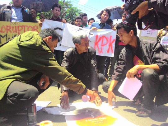 Massa antikorupsi di Malang tagih janji Jokowi berantas koruptor