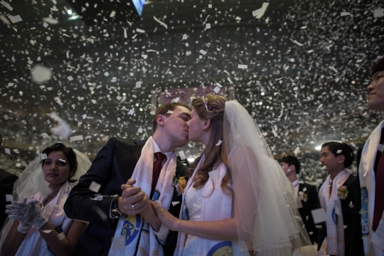 Fantastis, lebih dari 3.000 pasangan ikut nikah massal di Korsel