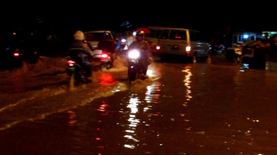 Begini kondisi banjir 50 cm di Pantura usai hujan deras selama 2 jam