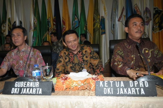 Akrabnya Ahok dan ketua DPRD DKI saat hadiri mediasi di Kemendagri