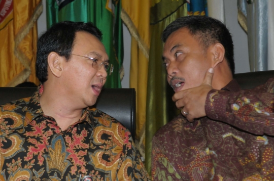 Akrabnya Ahok dan ketua DPRD DKI saat hadiri mediasi di Kemendagri