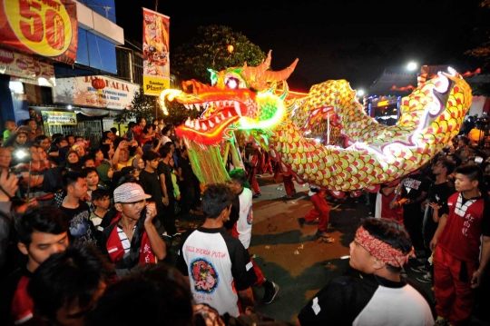 Naga dan barongsai semarakkan perayaan Cap Go Meh di Bogor