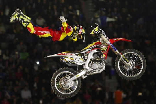 Gaya memukau para crosser bersaing di Red Bull X Fighters