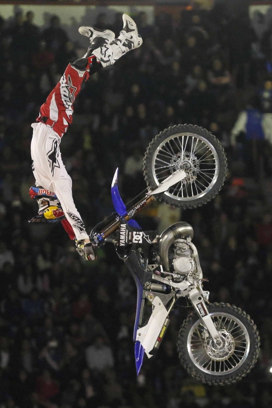 Gaya memukau para crosser bersaing di Red Bull X Fighters