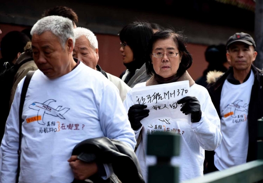 Isak tangis keluarga korban hiasi peringatan setahun hilangnya MH370