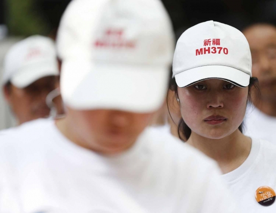 Isak tangis keluarga korban hiasi peringatan setahun hilangnya MH370
