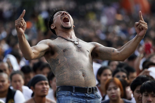 Melihat Festival Tato Ajaib di Thailand yang penuh mistis