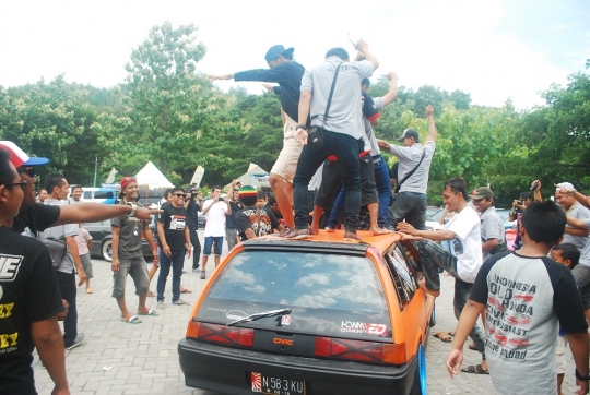 Kemeriahan ultah Civic Tulungagung Community di Bendungan Wonorejo