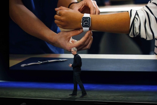 Tim Cook beberkan kecanggihan fitur jam tangan pintar Apple Watch