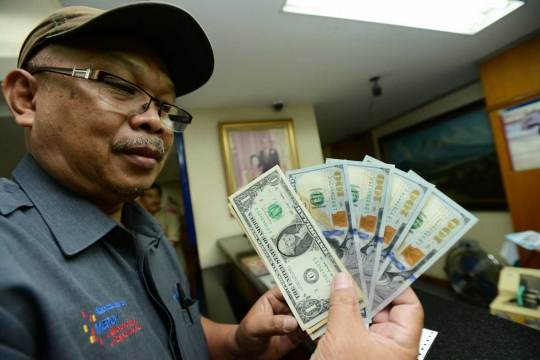 Nilai tukar dolar AS terhadap rupiah melemah 0,49 persen