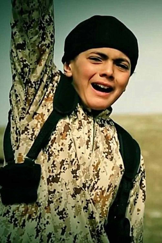 Ini aksi heboh seorang bocah ISIS eksekusi mata-mata Israel