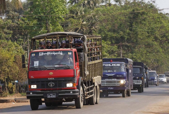 Nasib seratusan mahasiswa di Myanmar dipukuli dan ditahan polisi