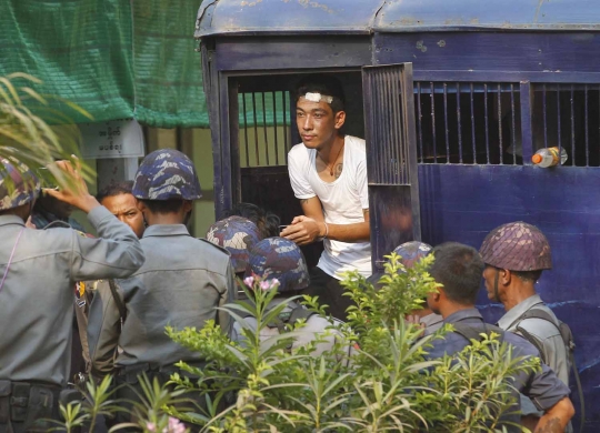 Nasib seratusan mahasiswa di Myanmar dipukuli dan ditahan polisi