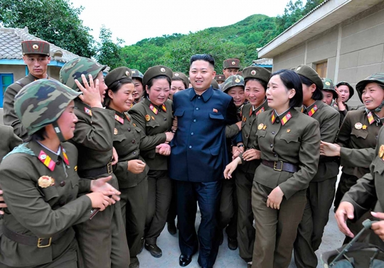 Karisma Kim Jong-un bikin tentara wanita Korea Utara 'klepek-klepek'