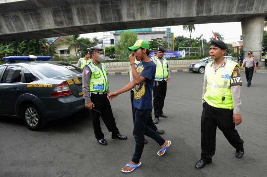 Belasan preman terjaring saat razia di Terminal Blok M