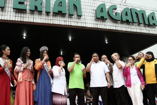 Menag dan Mendag kampanye budaya minum jamu bersama Puteri Indonesia