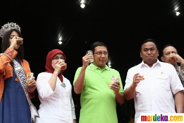 Foto : Menag dan Mendag kampanye budaya minum jamu bersama 