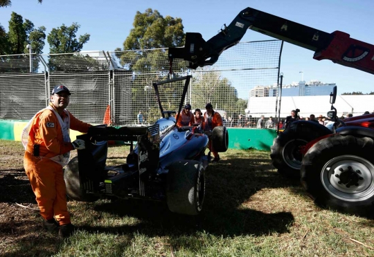 Latihan kedua, pembalap F1 McLaren alami insiden kecelakaan