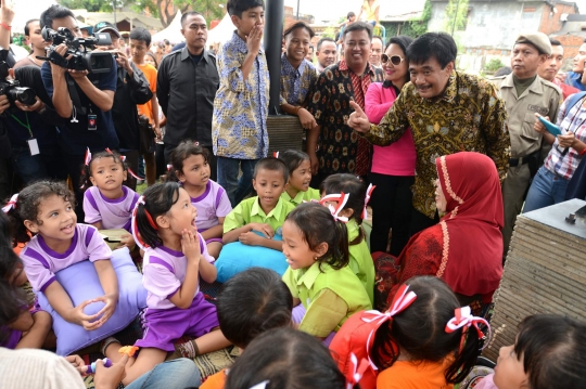 Dua 'bidadari' temani Wagub Djarot resmikan Taman Pintar Pulogadung