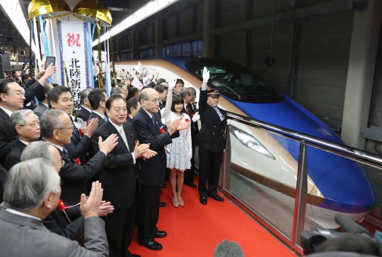 Jepang luncurkan kereta peluru berkecepatan 260 km per jam