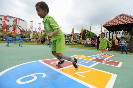 Potret keceriaan anak-anak bermain di Taman Pintar Pulogadung