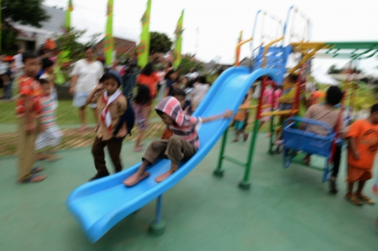 Potret keceriaan anak-anak bermain di Taman Pintar Pulogadung