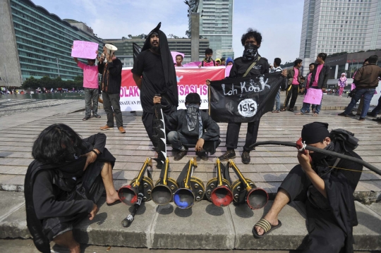 Aksi teatrikal menolak keberadaan ekstremis ISIS