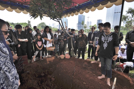 Suasana duka selimuti pemakaman politisi Gerindra Haryanto Taslam