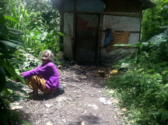 Kisah nenek 90 tahun hidup sebatang kara di lereng Merapi