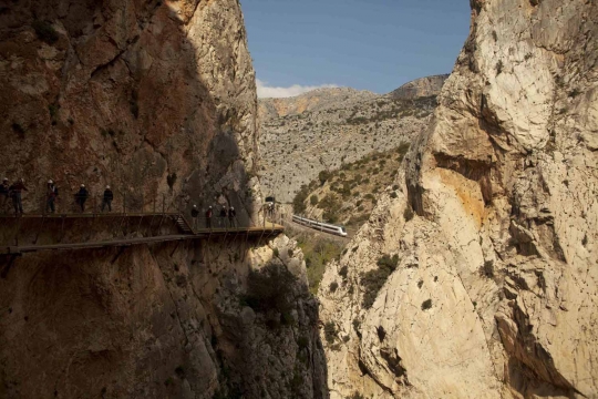 Menelusuri Caminito del Rey, jalur tebing paling menakutkan di dunia