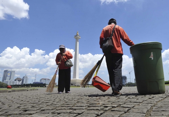 Imbas kisruh Ahok vs DPRD DKI, pekerja Monas belum digaji 3 bulan