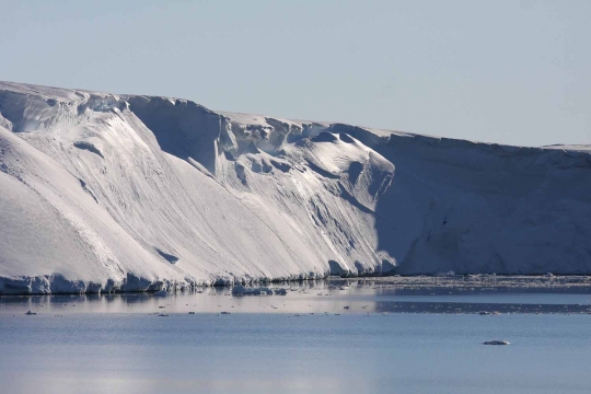 Menyaksikan fenomena mencairnya gletser terbesar di Antartika Timur
