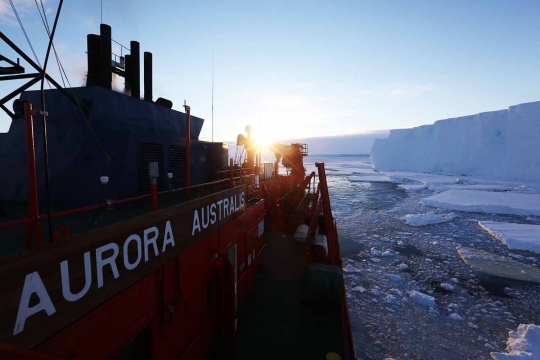 Menyaksikan fenomena mencairnya gletser terbesar di Antartika Timur