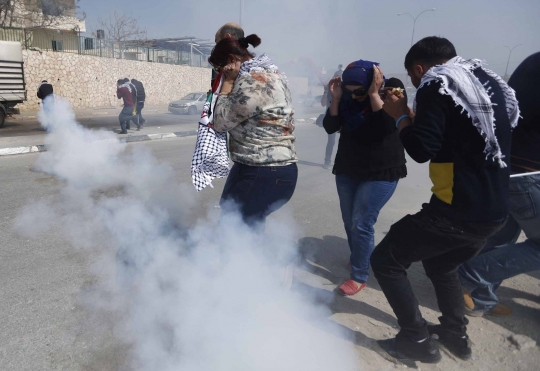 Aksi warga Palestina protes perampasan tanah hiasi pemilu Israel