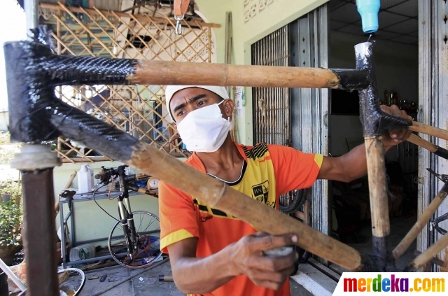  Foto  Menakjubkan pria ini ciptakan sepeda  dari  bambu  