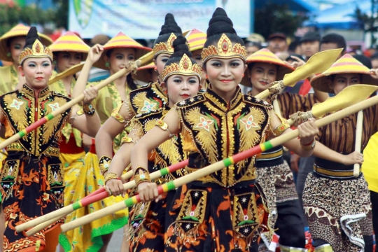 Ratusan pelajar menari tradisional sambut HUT Kabupaten Kediri